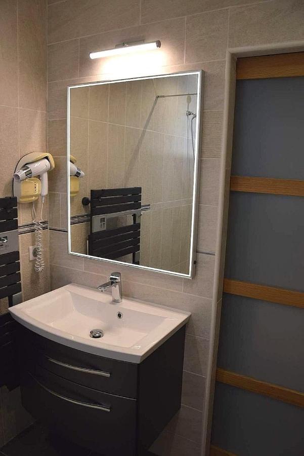 Logis Hotel Restaurant Spa Les Balcons De L'Esperance Limeuil ภายนอก รูปภาพ